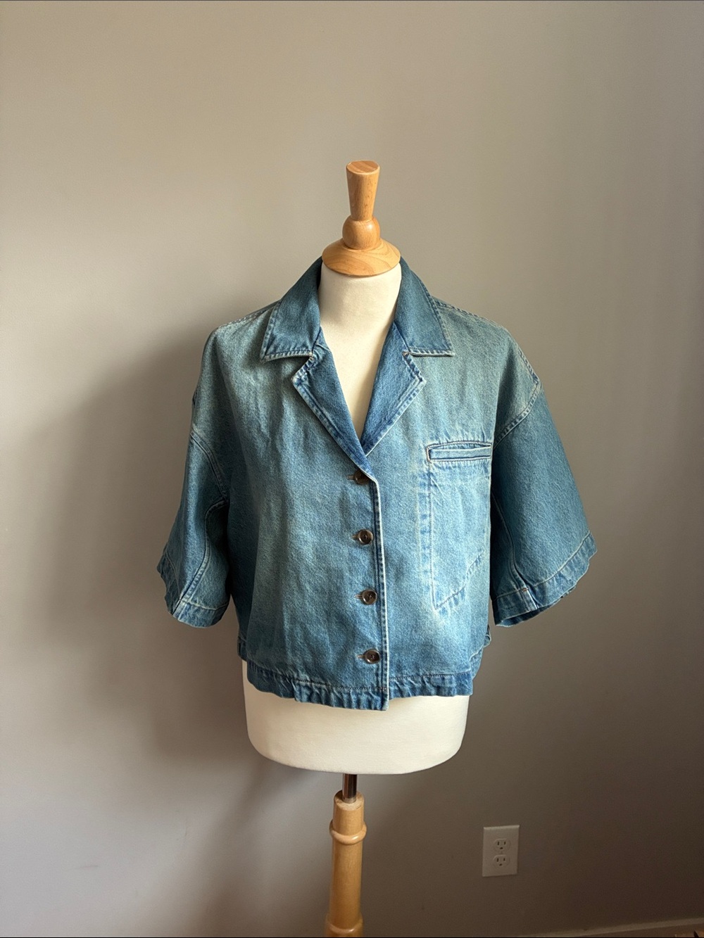 Banana Republic Light Blue Denim Button-Down Short Sleeve Shirt